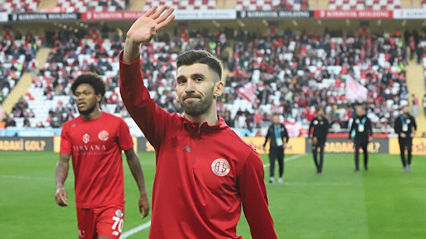 Olympique Lyon Antalyasporlu Doğukan Sinik için devreye girdi