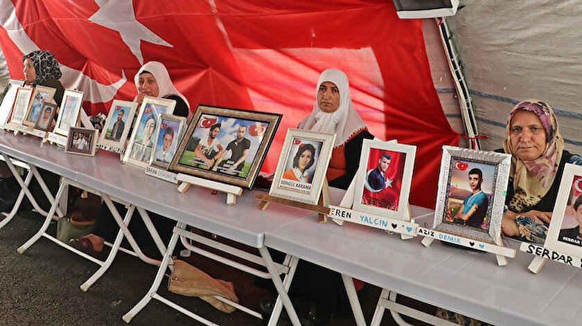 İki Diyarbarkır annesi daha evladına kavuştu: Bakan Soylu Çocuklarını terör örgütünden söke söke aldılar dedi