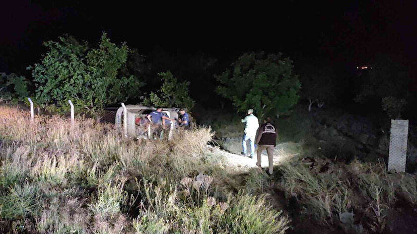 Niğde’de polis aracı şarampole devrildi: 3 polis memuru yaralandı