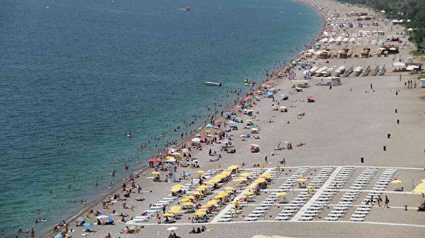 Antalyaya bu yıl hava yoluyla gelen turist sayısı 6 milyonu geçti
