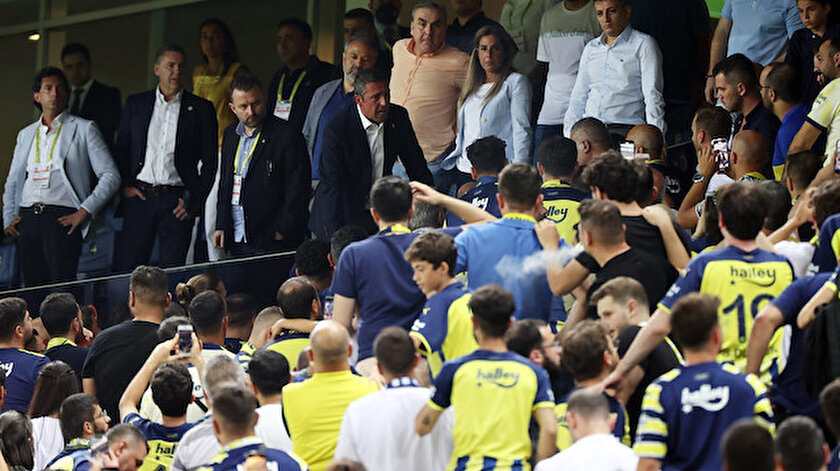 Ali Koç Fenerbahçeli taraftarlarla tartıştı