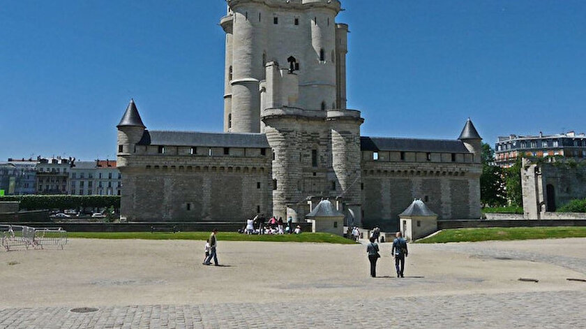 Fransadan Ruslara yönelik ilginç yaptırım: Vincennes Şatosu’na girişleri yasaklandı