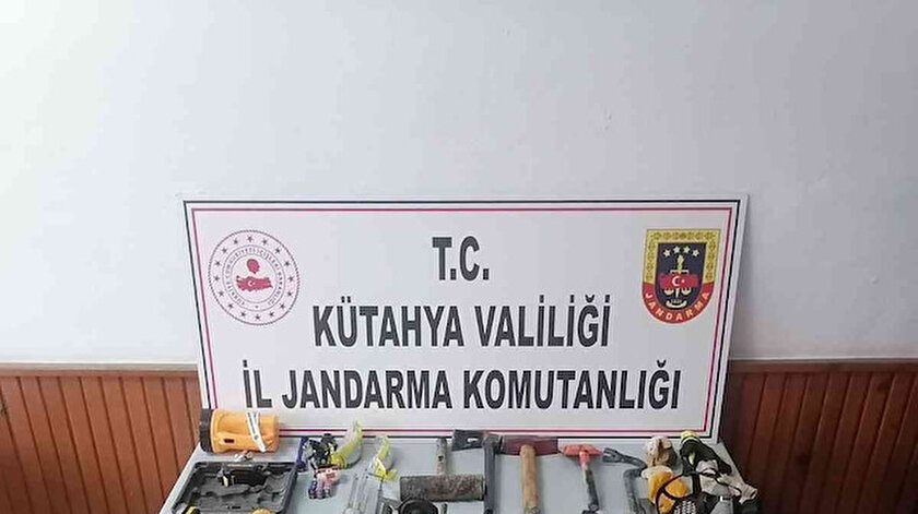 Domaniç’te kaçak kazı operasyonu