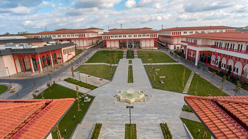 Sunduğu ayrıcalıklı imkânlarla İbn Haldun Üniversitesi lisansüstü programlarına başvurular devam ediyor