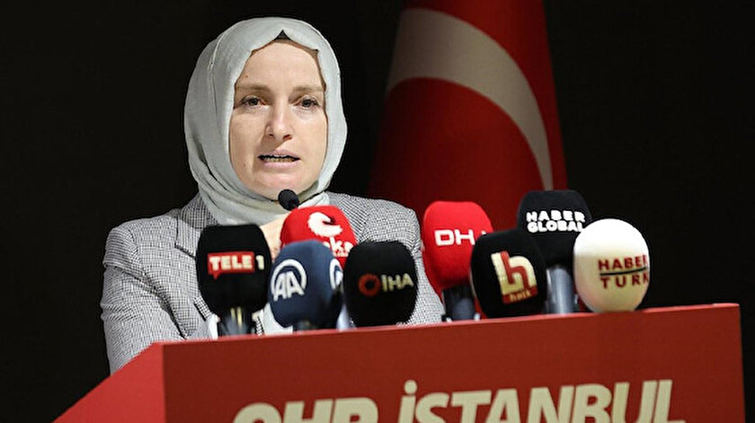 İslama aykırı görüşleri nedeniyle Diyanetten ihraç edilen Fatma Yavuz CHPnin helalleşme kürsüsünde