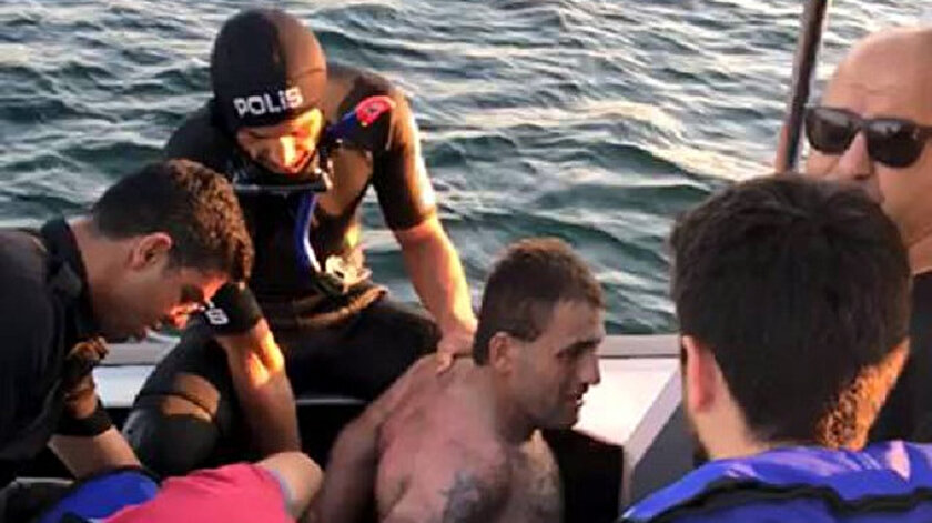 İstanbul Avcılarda yakalanacağını anlayınca denize atlayan şüpheliyi deniz polisi yakaladı