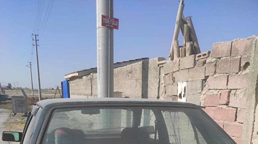 Konya’da yeni doğmuş bebeği arabanın üstüne bıraktılar