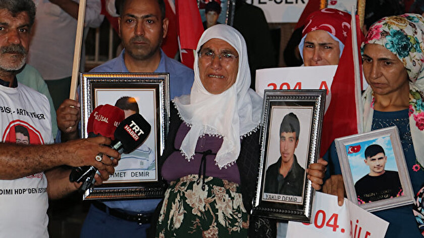 Bir anne daha evlat nöbetine katıldı: Oğullarım çalışmaya gitti kandırıp götürdüler