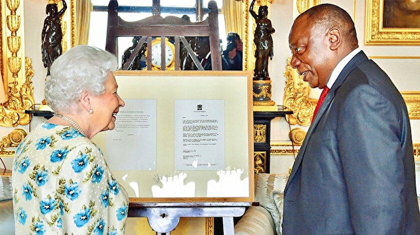 Afrikalılar Kraliçe 2. Elizabethe haklarını ‘helal’ etmiyor