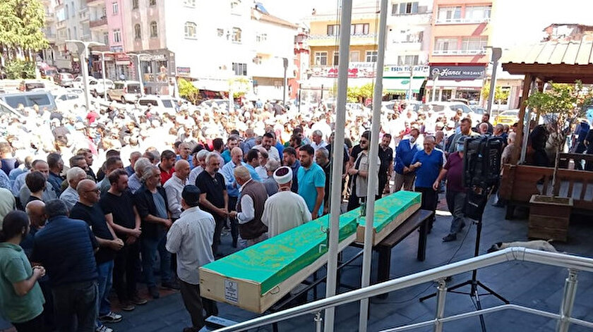İki kardeş 1 saat arayla hayatını kaybetti: Yan yana toprağa verildi