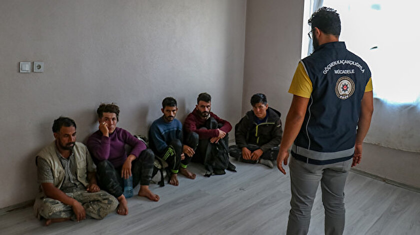 Vanda 30 düzensiz göçmen aynı evde yakalandı