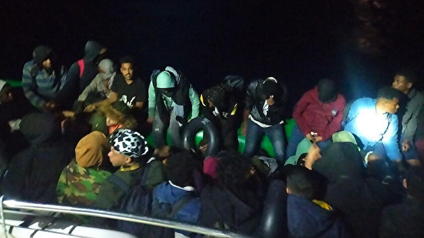 Botları patlatılıp Türk karasularına itilen 45 göçmen kurtarıldı