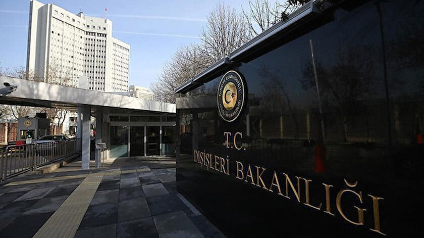 Türkiyeden adalara silah sevkiyatına protesto