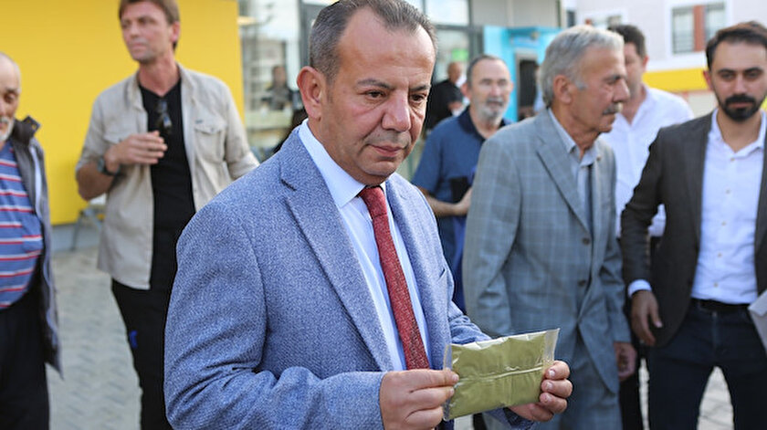 CHP’de geçici olarak üyelikten çıkarılan Özcandan verilen karara sevinenlere gönderme: HDPye kına gönderdi