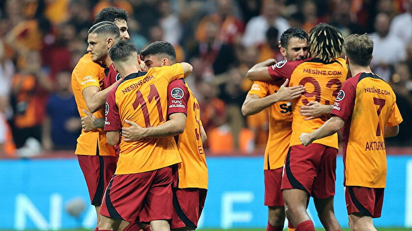 Galatasaray deplasmanda kaç puan topladı?