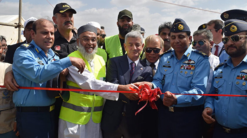 Pakistanda afetzedeler için kurulan Recep Tayyip Erdoğan Çadır Kentinin açılışı yapıldı
