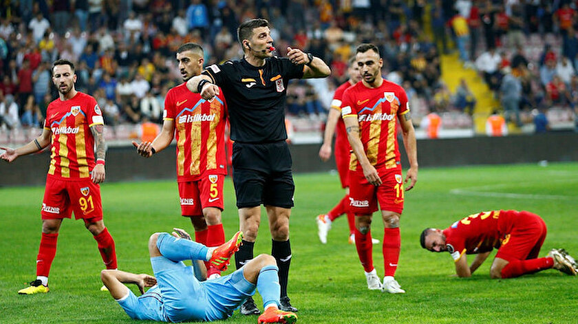 Trabzonspor maçının ardından Kayserispor yöneticileri hakem Ümit Öztürkü ağır eleştirdi!