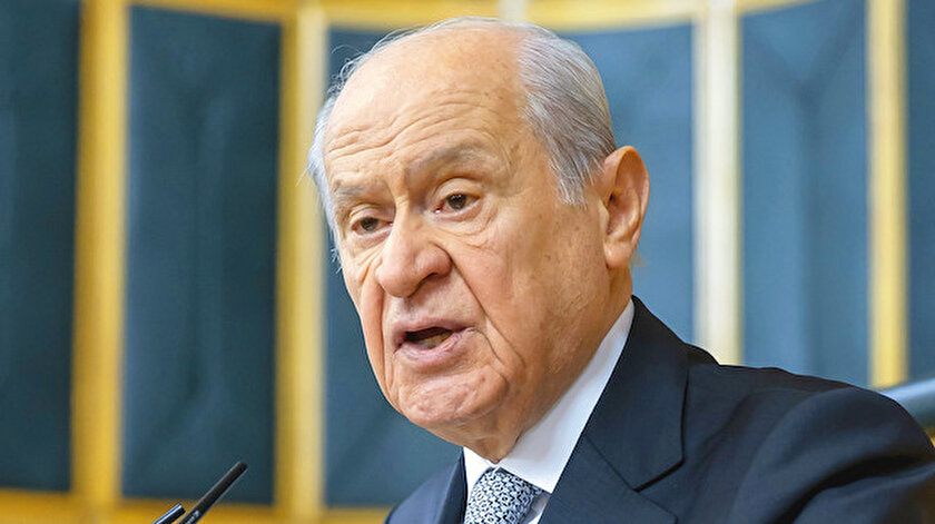 Başörtüsünü istismar etmenin bir manası yok
