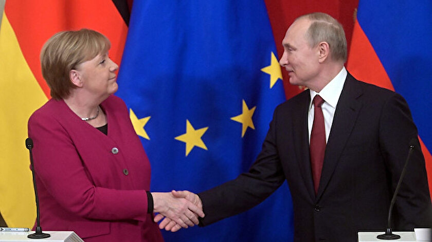 Merkelden Putin açıklaması