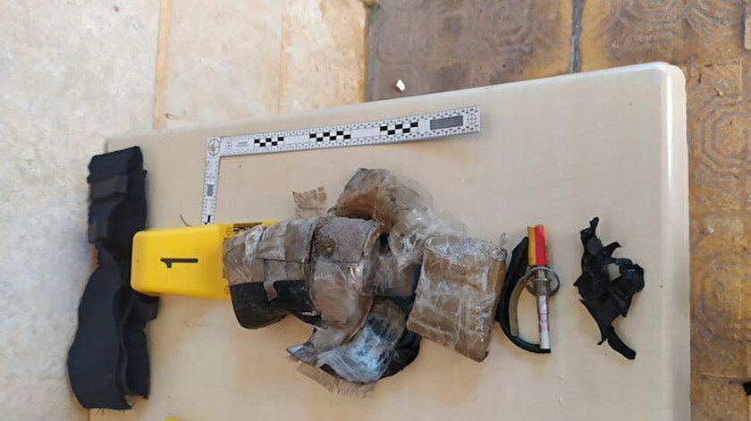 Afrin'de patlamaya hazır bombalı düzenek ve canlı bomba yeleği ele geçirildi  - Yeni Şafak