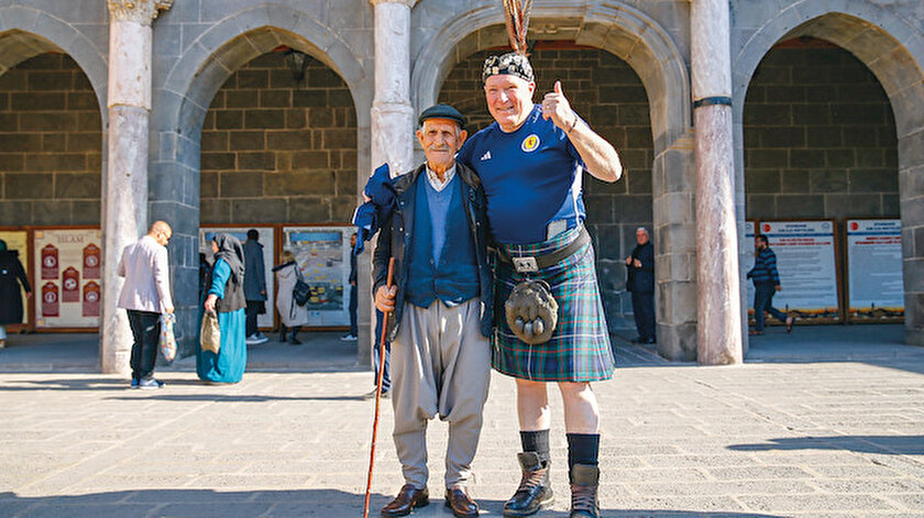 Diyarbakır’da ilk milli maç: İskoç taraftar şehri sevdi