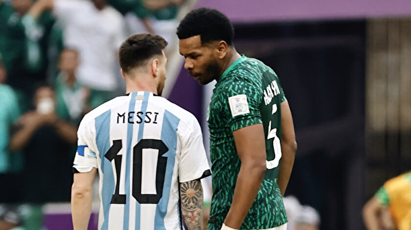 Suudi Arabistanlı futbolcu maç oynanırken Messiye ne dedi?