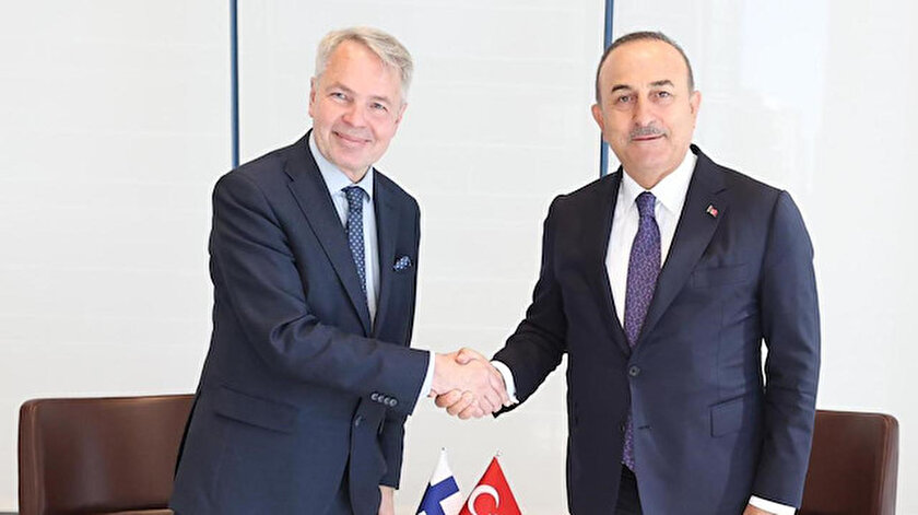 Bakan Çavuşoğlu Finlandiyalı mevkidaşı Pekka Haavisto ile telefonda görüştü