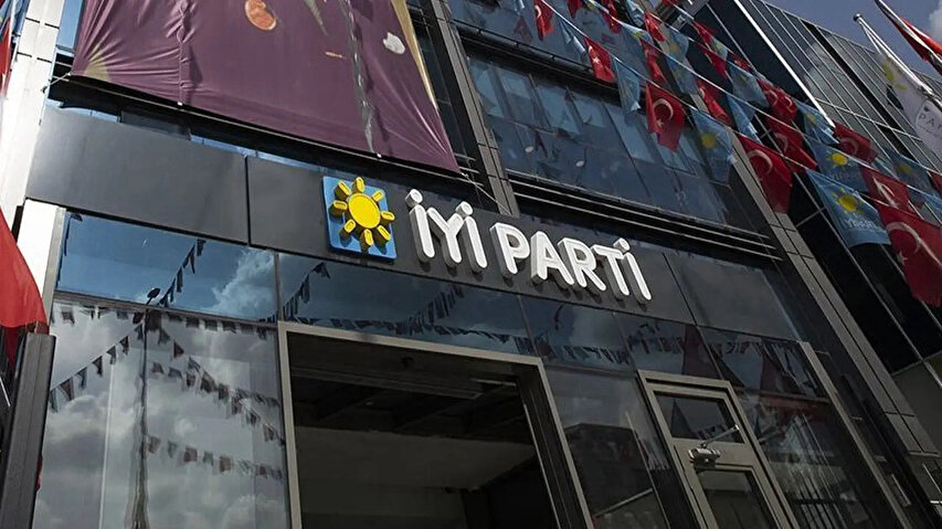 İYİ PARTİ'DE İSTİFALAR PEŞ PEŞE