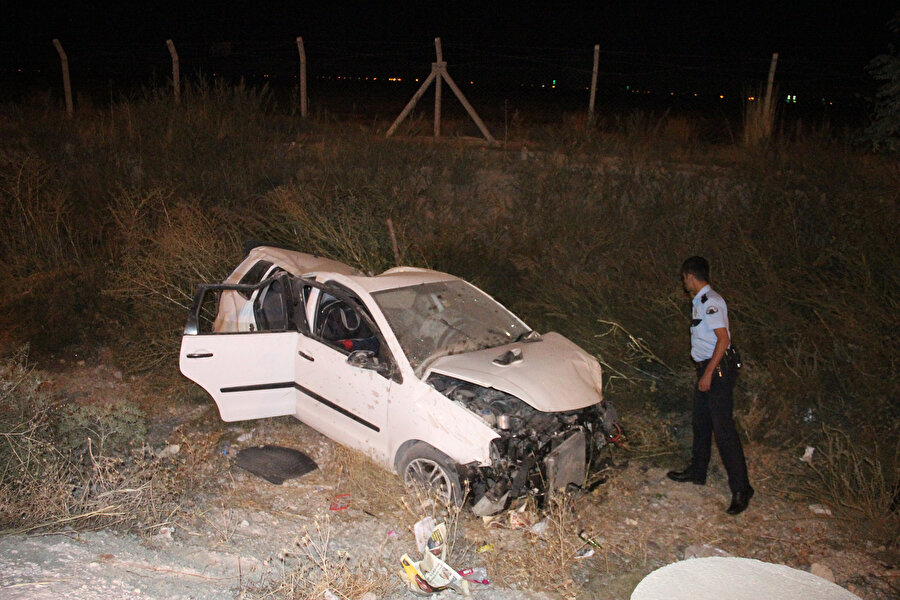 Kazada otomobil kullanılamaz hale geldi.