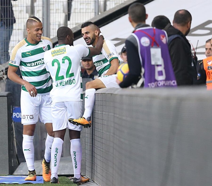 Ekong'un yarın İtalya'da sağlık kontrolünden geçmesi bekleniyor.