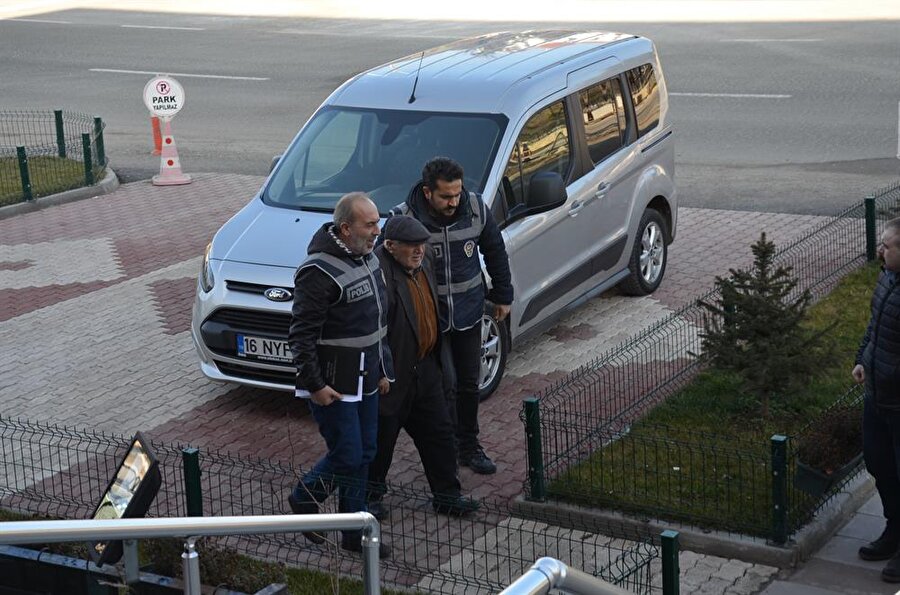 Yaşlı adam gözaltına alındı.