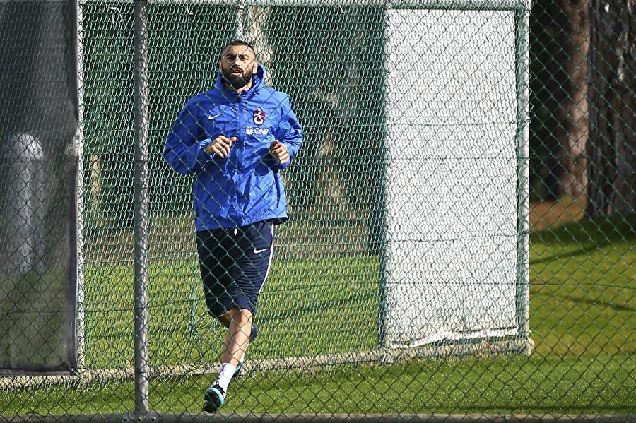 Burak Yılmaz iki hafta sakat!