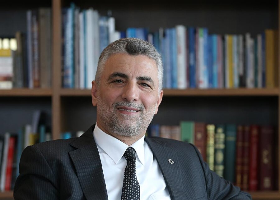 Albayrak Grubu Üst Yöneticisi (CEO) Doç. Dr. Ömer Bolat