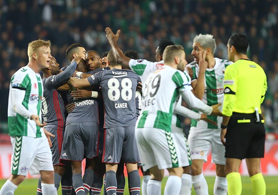 Beşiktaş'ta deprem: Pepe ve Talisca derbide yok!