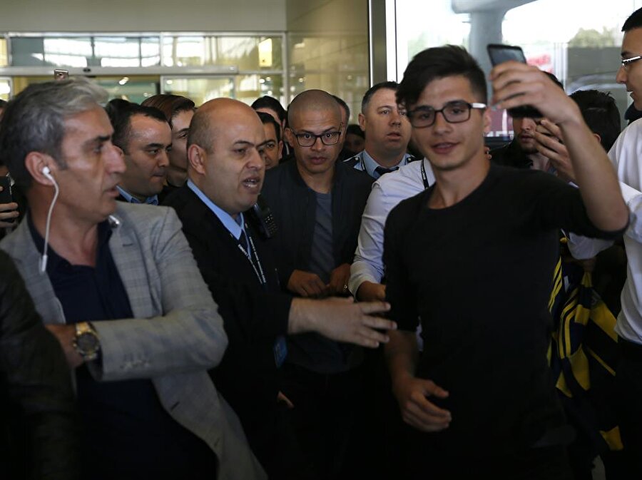 Alex de Souza, İzmir'de coşkuyla karşılandı