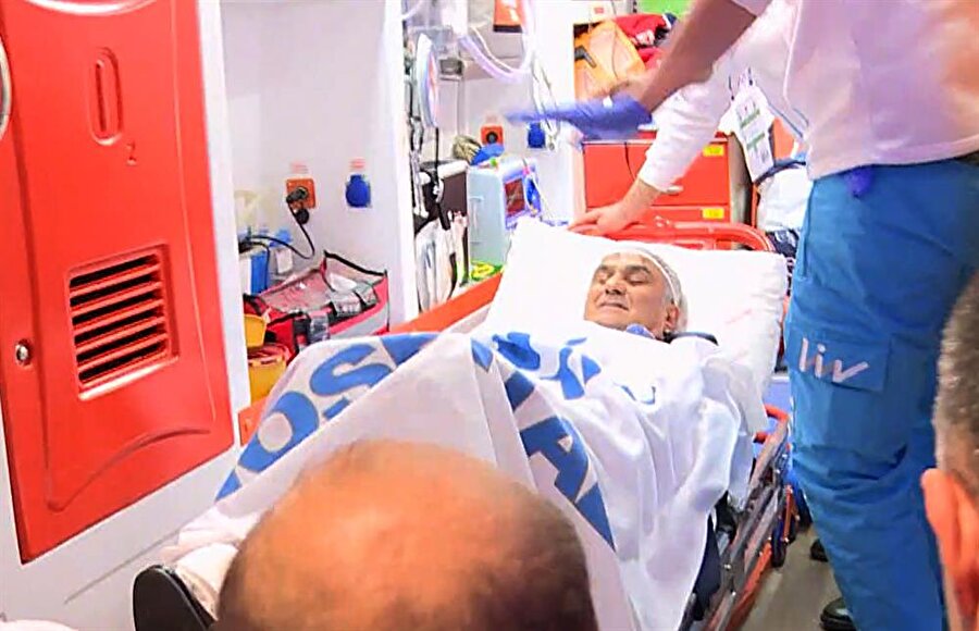Şenol Güneş'in başına 5 dikiş atıldı.