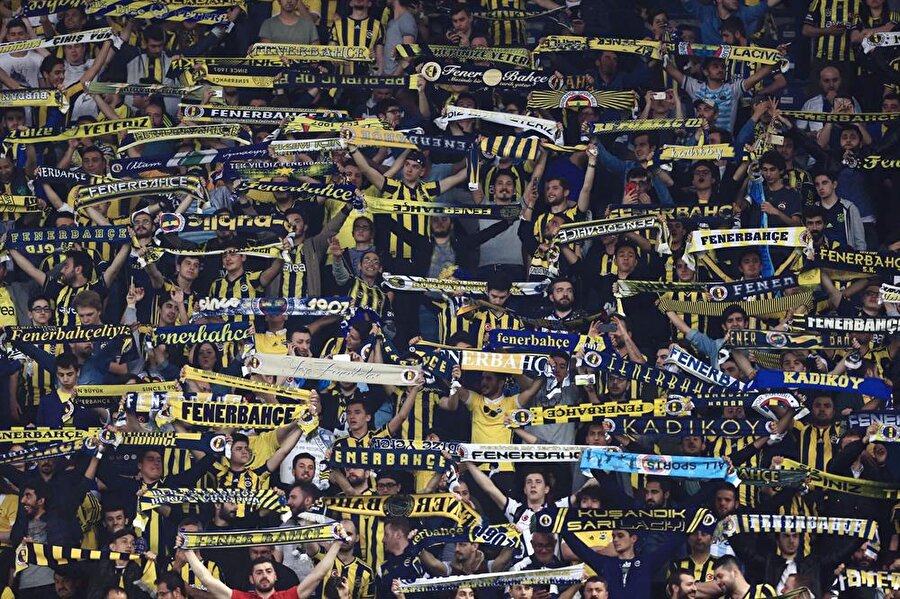 Fenerbahçe tribünleri müsabaka boyunca Şenol Güneş'e yönelik küfürlü tezahüratlarda bulunmuştu.
