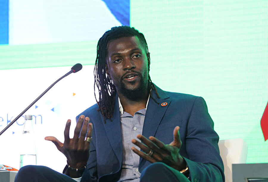Emmanuel Adebayor, 35 yaşında milli formaya veda ediyor.