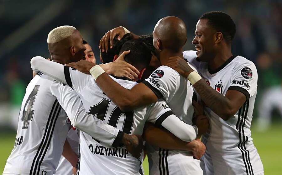 Beşiktaş, aldığı galibiyetle Şampiyonlar Ligi umudunu son haftaya taşımayı başardı.