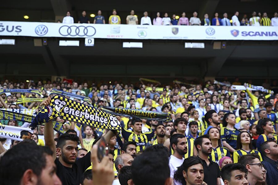 Fenerbahçe'de kombinelerin satışa çıkacağı tarih belli oldu.