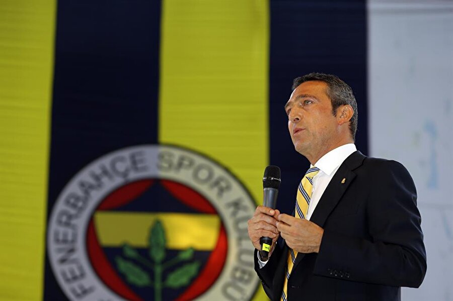 Fenerbahçe'nin çiçeği burnunda başkanı Ali Koç'a FIFA'dan kötü bir haber geldi. Sarı lacivertli ekip, Portekizli teknik adama 1.9 milyon avro tazminat ödemeye mahkum edildi.