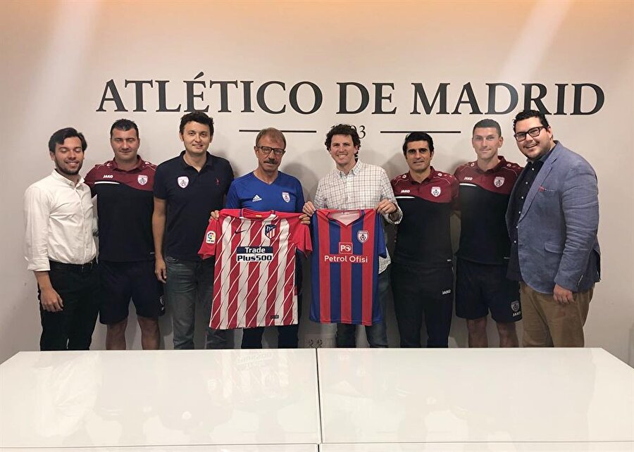 İspanya'da bulunan Altınordu heyeti, Atletico Madrid yöneticileriyle bir araya geldi.