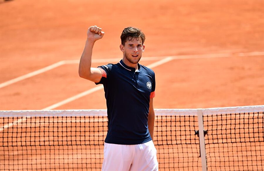 Tek erkekler yarı final maçında İtalyan Cecchinato'yu 3-0 yenen Avusturyalı Thiem, adını finale yazdırdı.