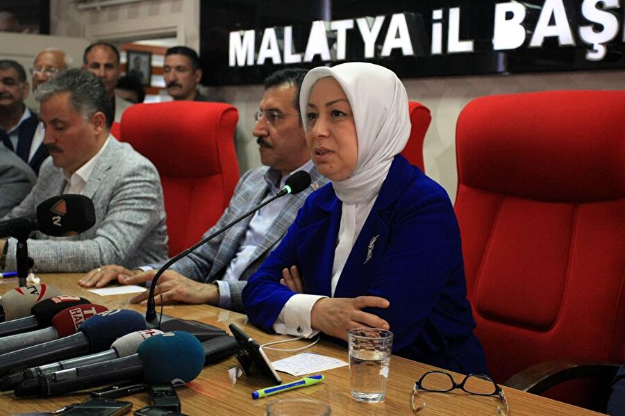 AK Parti Genel Başkan Yardımcısı Öznur Çalık