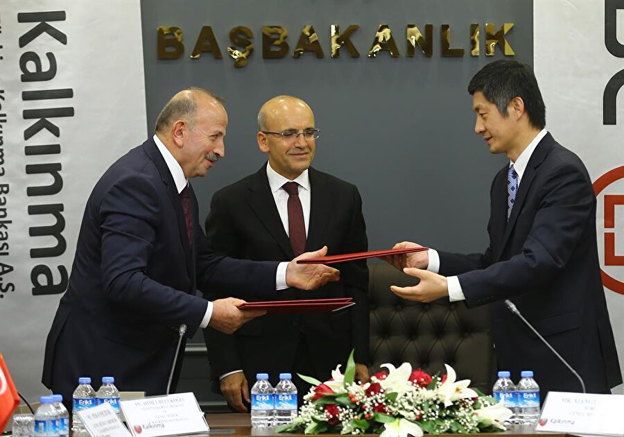 Ekonomiden sorumlu Başbakan Yardımcısı Mehmet Şimşek öncülüğünde imzalar atıldı.