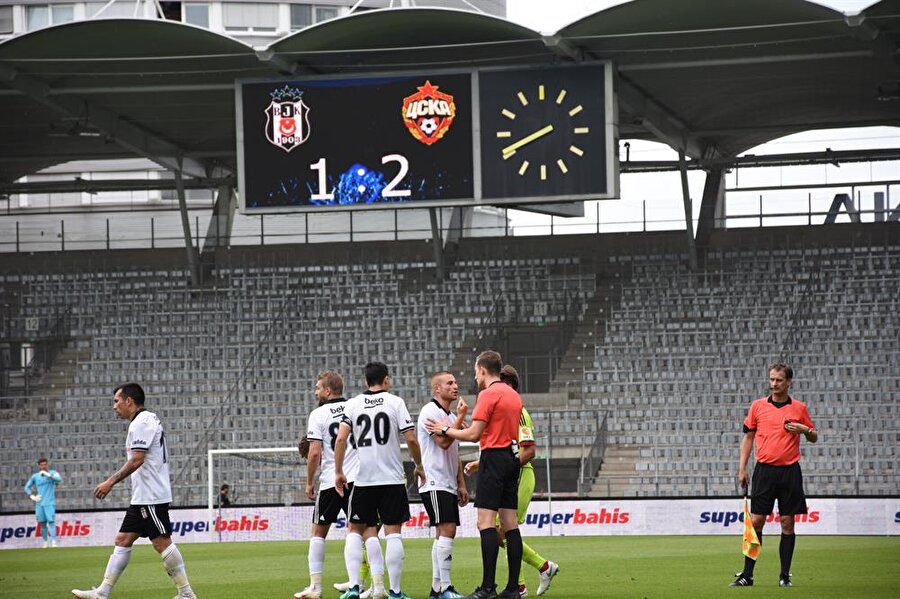 Beşiktaş, CSKA Moskova'ya 4-1 mağlup oldu.