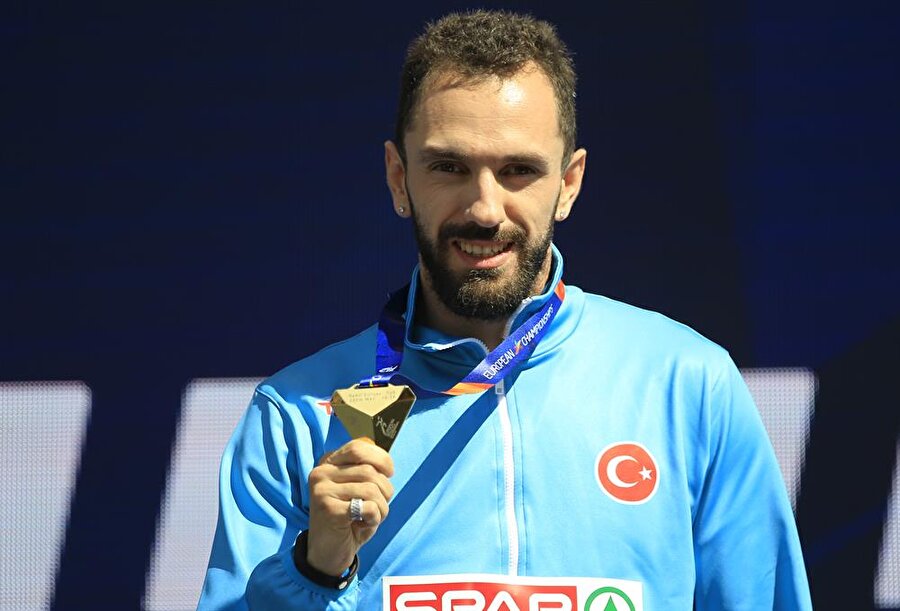 Milli sporcu Ramil Guliyev, Avrupa Atletizm Şampiyonası 200 metre finalini 19,76 saniyede koşarak rekor kırdı ve altın madalyanın sahibi olmuştu.