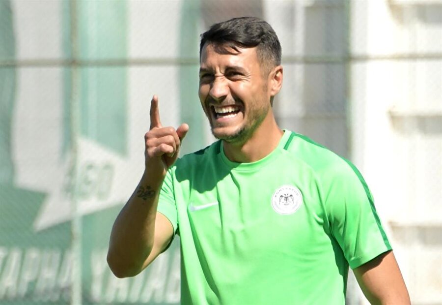 Antalyaspor maçına hazırlanan Konyaspor'da Adis Jahovic, oldukça keyifliydi.