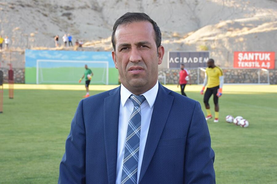 Yeni Malatyaspor Başkanı Adil Gevrek, "Şu an için 1 veya 2 transfer gündemimizde" dedi.