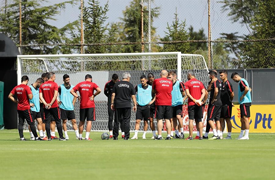 A Milli Futbol Takımı, 10 Eylül'de karşılaşacağı İsveç maçının hazırlıklarına Trabzon'da başladı.